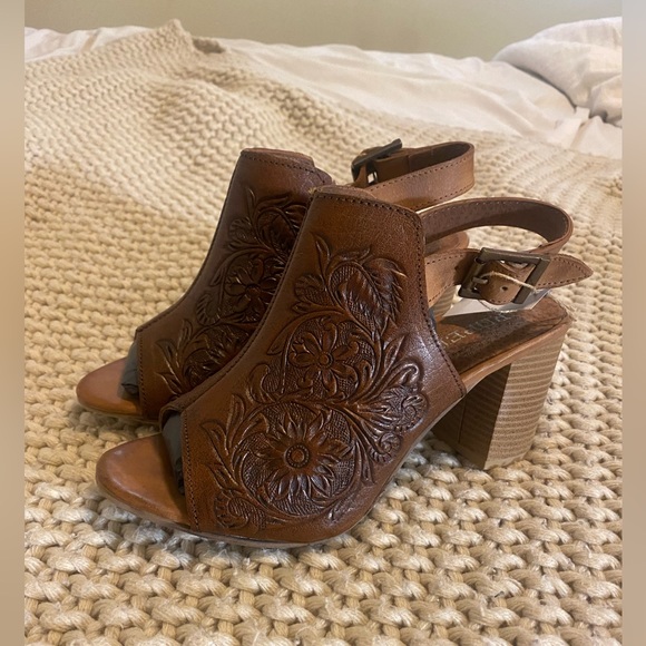 COPY - Roper Heels - Picture 2 of 2